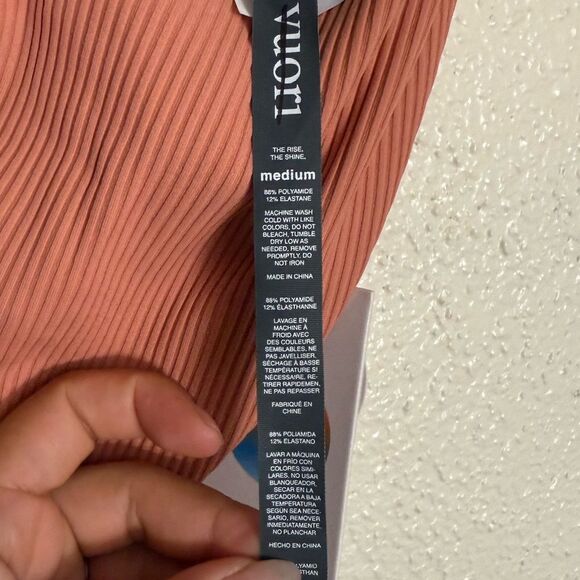 Vuori rib Crop Tank size medium light cinnamon color - Picture 9 of 9